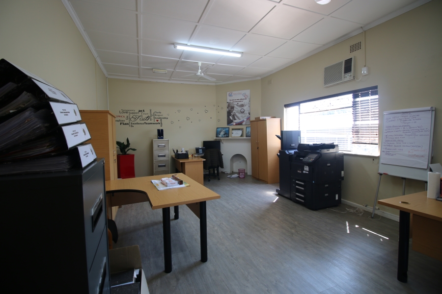 5 Bedroom Property for Sale in Berea Eastern Cape